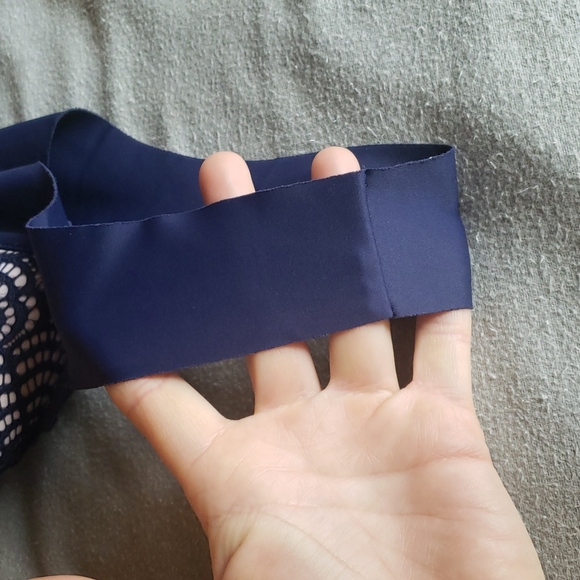 Amazingly comfortable wireless bra - Picture 4 of 4